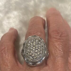 🍀925 Elegant Large Sterling Silver Ring with Crystal Accents